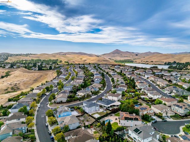417 McAllister Drive, Benicia, CA 94510