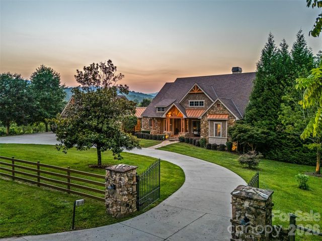 280 Walnut Hollow Road, Brevard, NC 28712