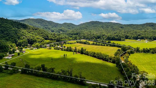 280 Walnut Hollow Road, Brevard, NC 28712