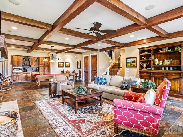 280 Walnut Hollow Road, Brevard, NC 28712