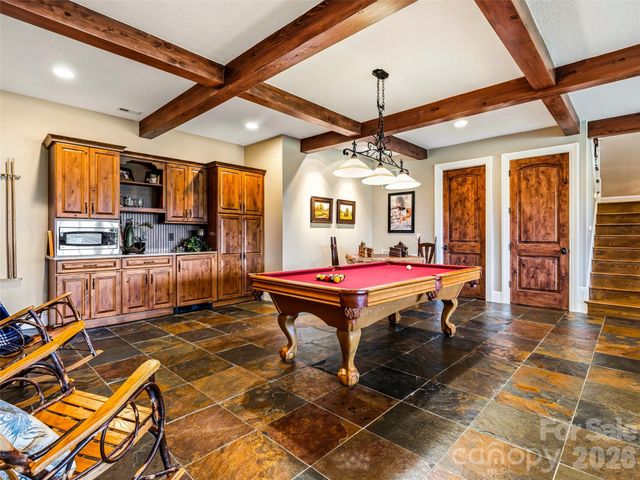280 Walnut Hollow Road, Brevard, NC 28712