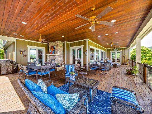 280 Walnut Hollow Road, Brevard, NC 28712