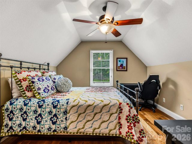 280 Walnut Hollow Road, Brevard, NC 28712