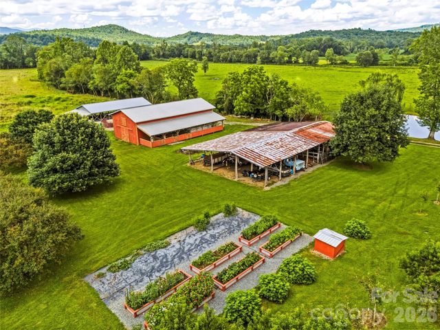 280 Walnut Hollow Road, Brevard, NC 28712