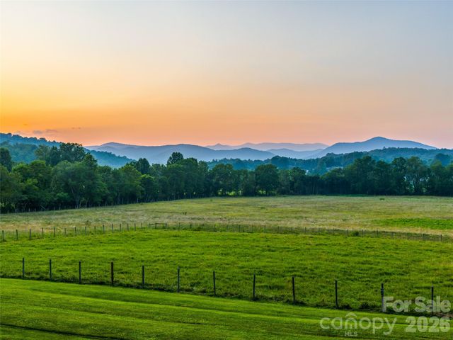 280 Walnut Hollow Road, Brevard, NC 28712