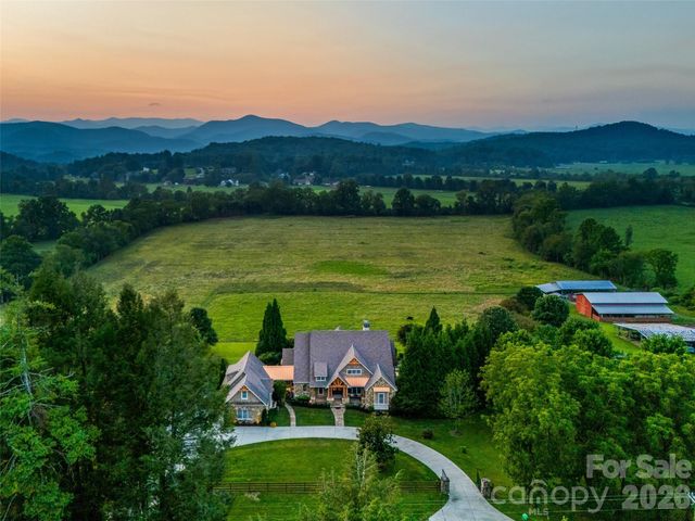 280 Walnut Hollow Road, Brevard, NC 28712