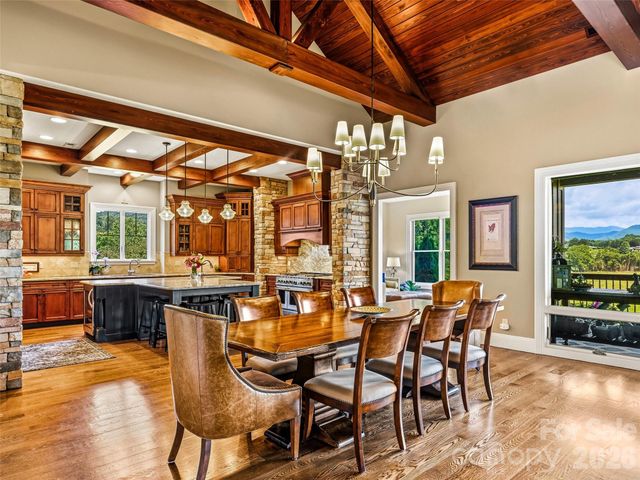 280 Walnut Hollow Road, Brevard, NC 28712