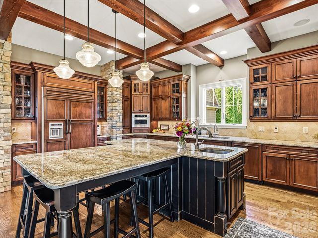 280 Walnut Hollow Road, Brevard, NC 28712