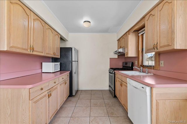51 Audrey Avenue, Plainview, NY 11803