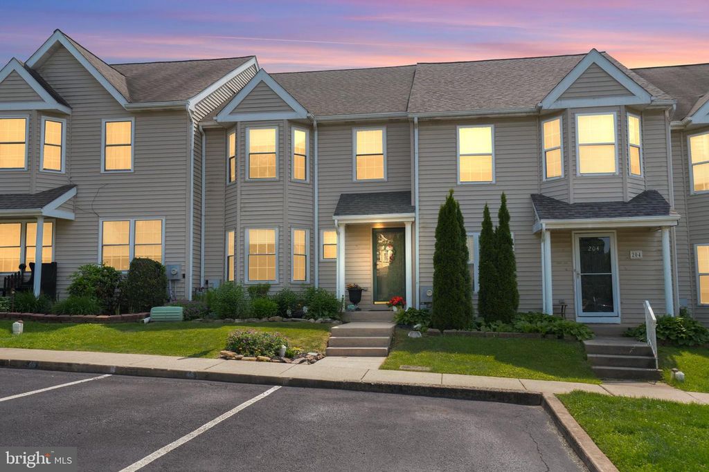 Image 1 of property listing at 202 THIA CT, Coatesville, PA 19320