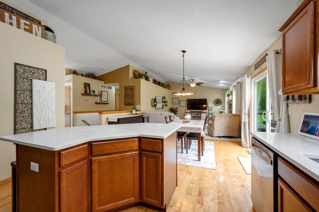 2912 McCann DRIVE, Janesville, WI 53546