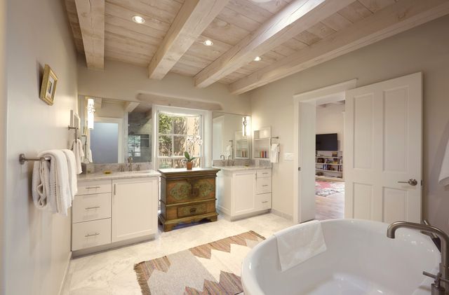 1055 Camino Rancheros, Santa Fe, NM 87505