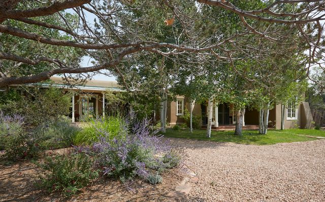 1055 Camino Rancheros, Santa Fe, NM 87505