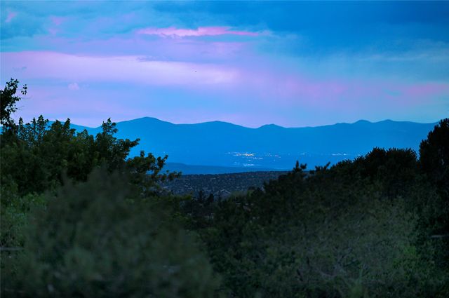 1055 Camino Rancheros, Santa Fe, NM 87505