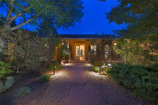 1055 Camino Rancheros, Santa Fe, NM 87505