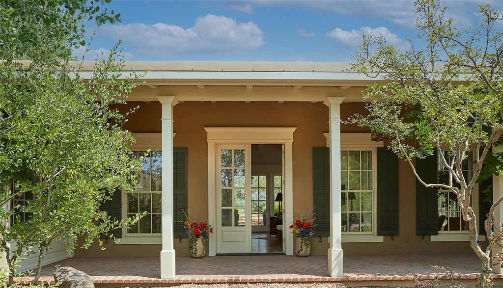 1055 Camino Rancheros, Santa Fe, NM 87505
