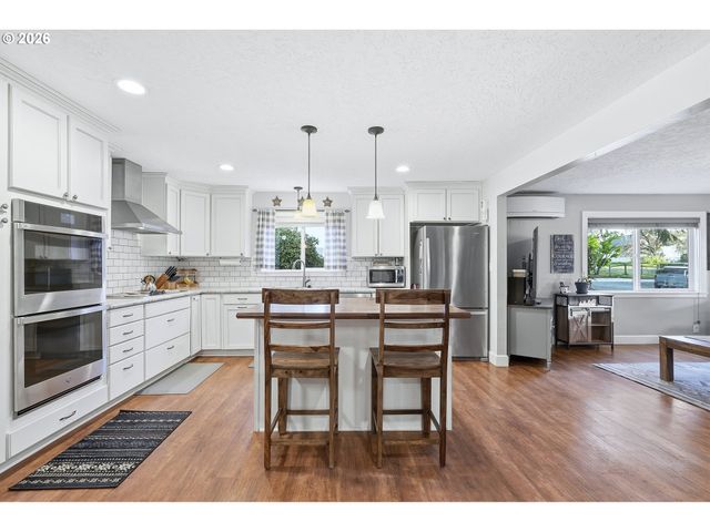 22581 S SCHIEFFER Rd, Colton, OR 97017