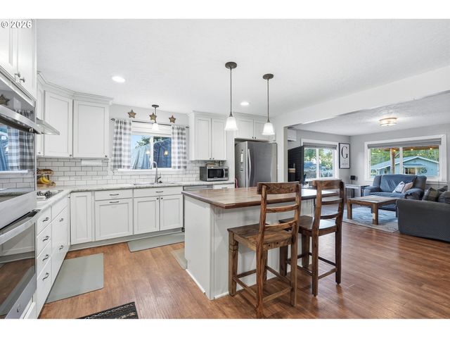 22581 S SCHIEFFER Rd, Colton, OR 97017
