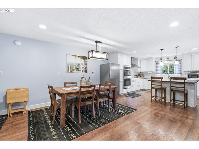 22581 S SCHIEFFER Rd, Colton, OR 97017