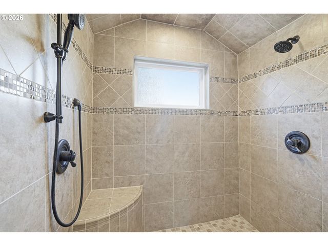 22581 S SCHIEFFER Rd, Colton, OR 97017