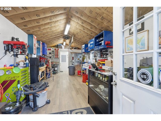 22581 S SCHIEFFER Rd, Colton, OR 97017