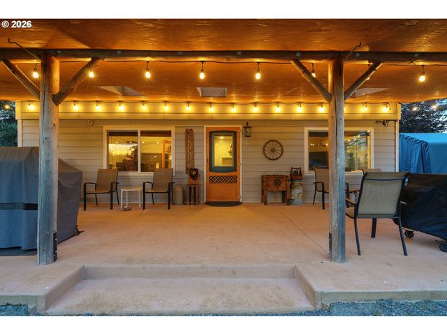 22581 S SCHIEFFER Rd, Colton, OR 97017