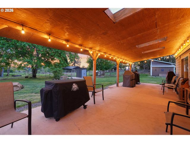 22581 S SCHIEFFER Rd, Colton, OR 97017