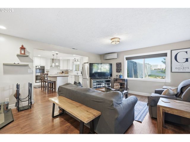 22581 S SCHIEFFER Rd, Colton, OR 97017