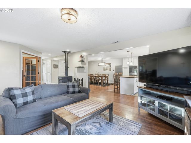 22581 S SCHIEFFER Rd, Colton, OR 97017
