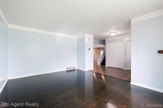 30151 Barbary Court, Warren, MI 48093