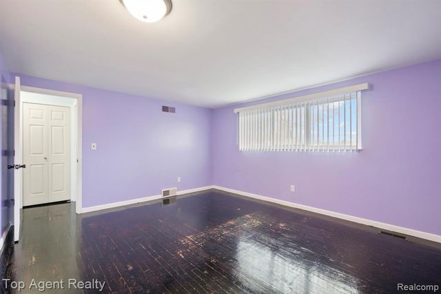 30151 Barbary Court, Warren, MI 48093
