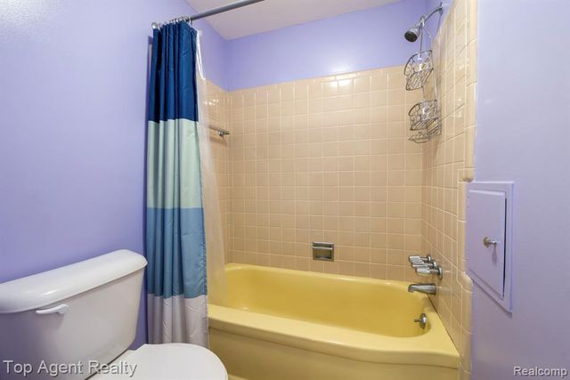 30151 Barbary Court, Warren, MI 48093