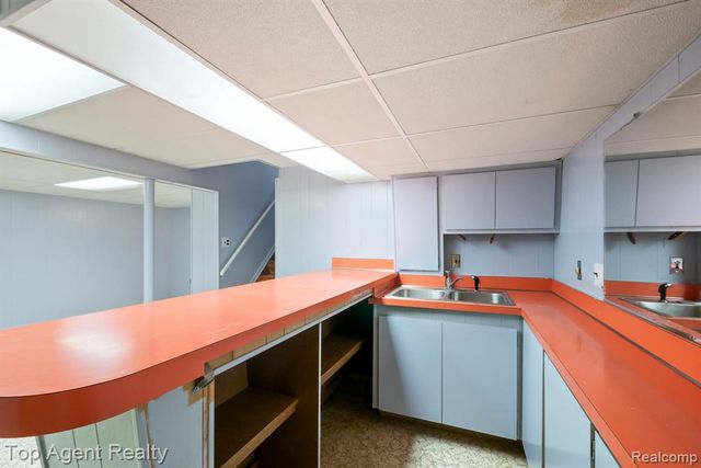 30151 Barbary Court, Warren, MI 48093