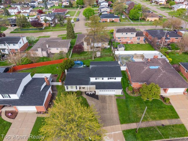 30151 Barbary Court, Warren, MI 48093
