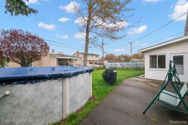 30151 Barbary Court, Warren, MI 48093