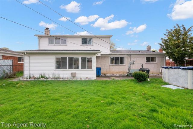 30151 Barbary Court, Warren, MI 48093