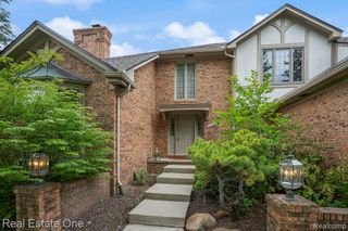 2898 Eagle Drive, Rochester Hills, MI 48309
