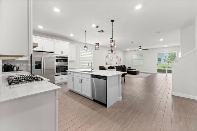 1162 Haywagon Trl, Loxahatchee, FL 33470