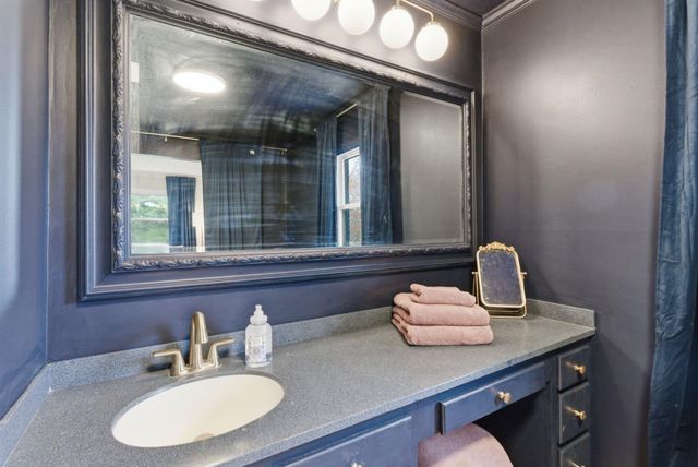 1912 Bethlehem Road, Paris, KY 40361