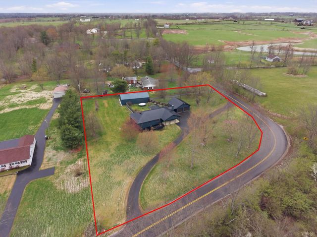 1912 Bethlehem Road, Paris, KY 40361