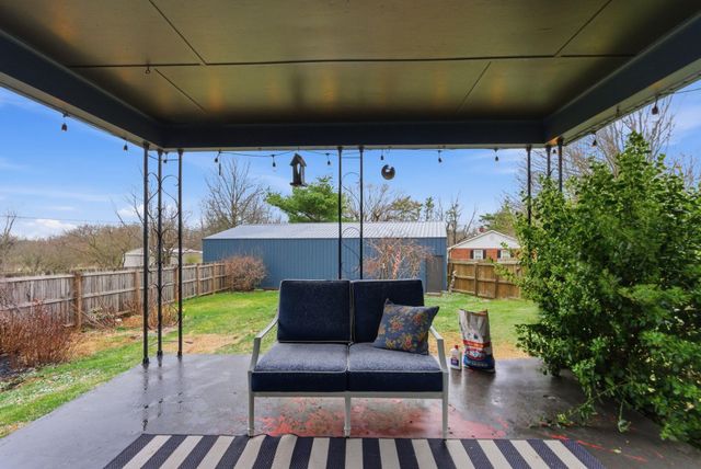 1912 Bethlehem Road, Paris, KY 40361