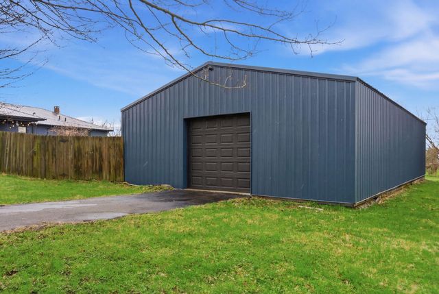 1912 Bethlehem Road, Paris, KY 40361