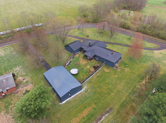 1912 Bethlehem Road, Paris, KY 40361