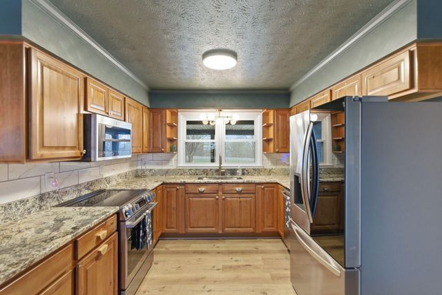 1912 Bethlehem Road, Paris, KY 40361