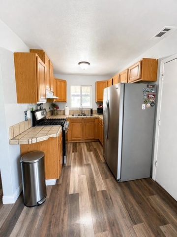 3327 Forest Dr, Stockton, CA 95205