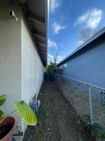 3327 Forest Dr, Stockton, CA 95205