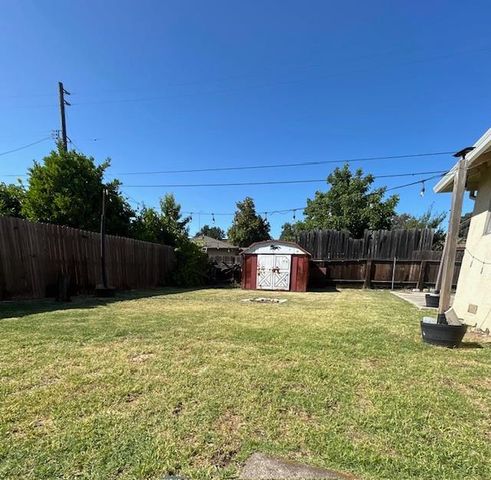 3327 Forest Dr, Stockton, CA 95205