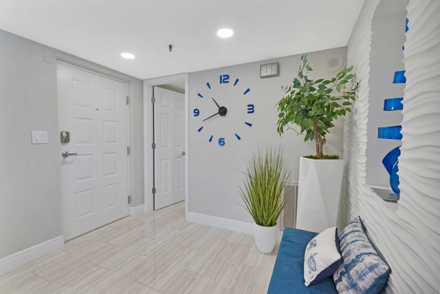 19800 Sandpointe Bay Drive 512, Tequesta, FL 33469