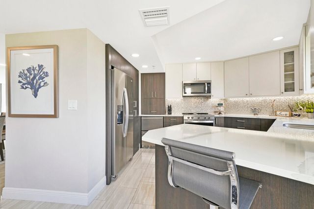 19800 Sandpointe Bay Drive 512, Tequesta, FL 33469