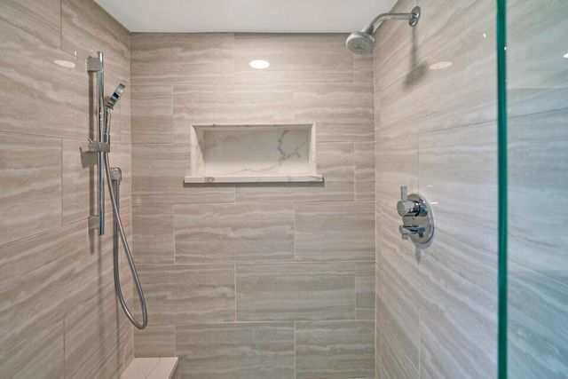 19800 Sandpointe Bay Drive 512, Tequesta, FL 33469